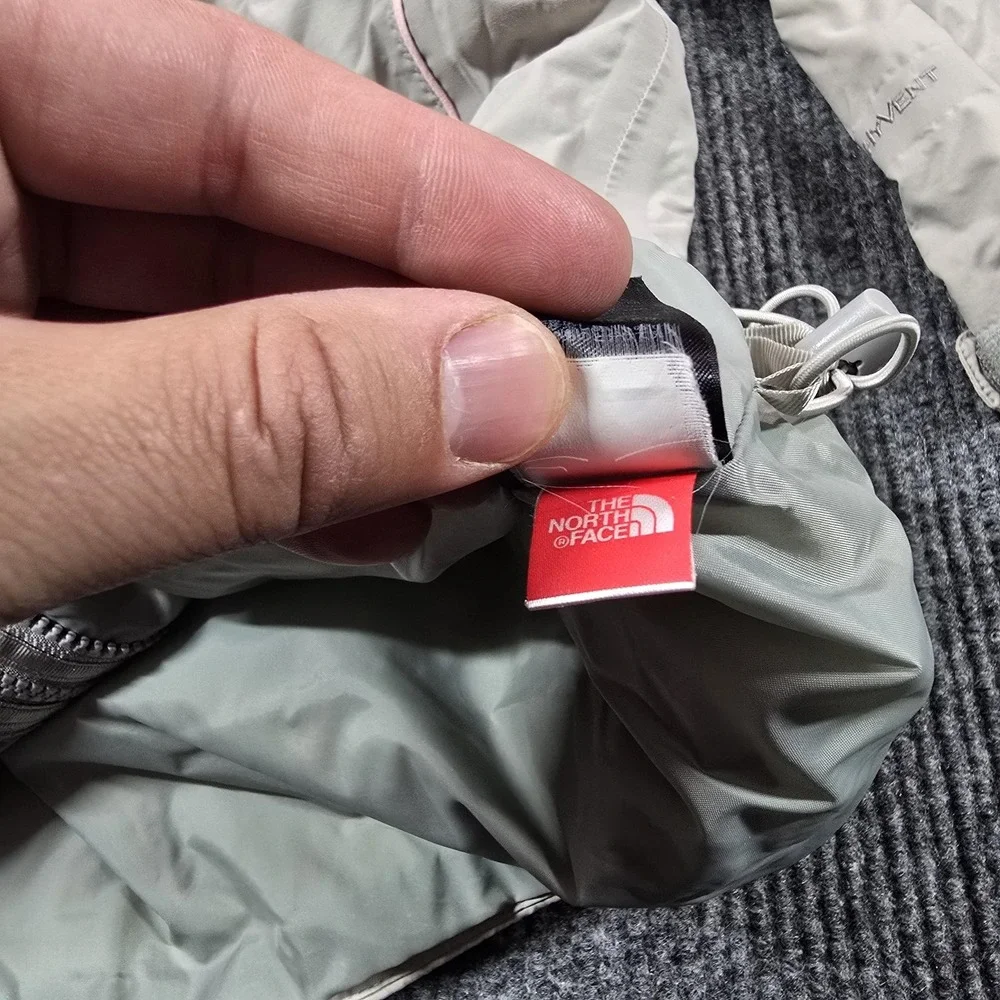 The‎ North Face HyVent Jacket Girls XL Beige Hooded Waterproof Lined Rain Coat